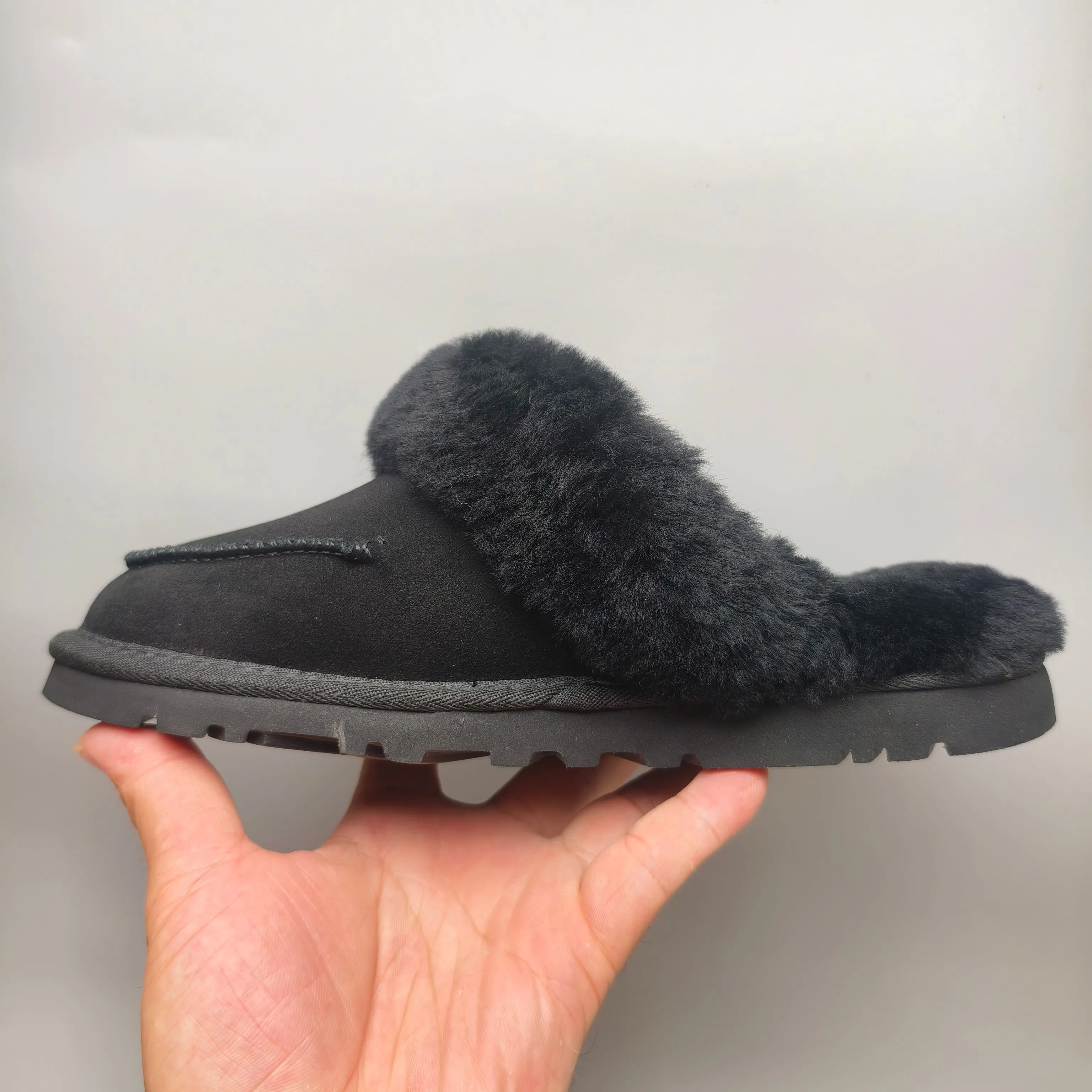 💰400 UGG sheepskin all-in-one snow boots 4571 casual home slippers color: black maroon matching size: 35-40